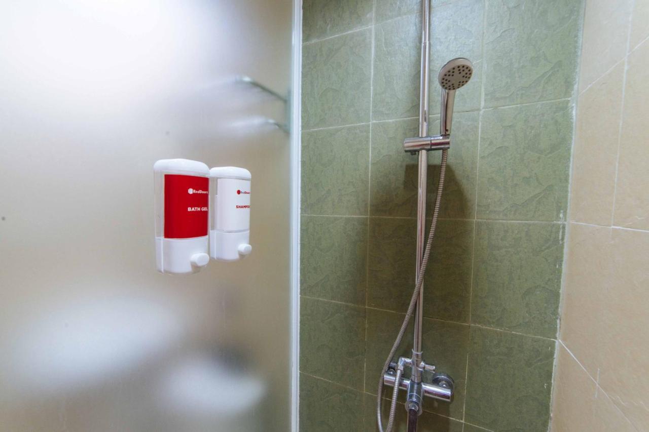 Reddoorz Premium @ The Ritz Garden Oases Hotel Davao City Exterior foto