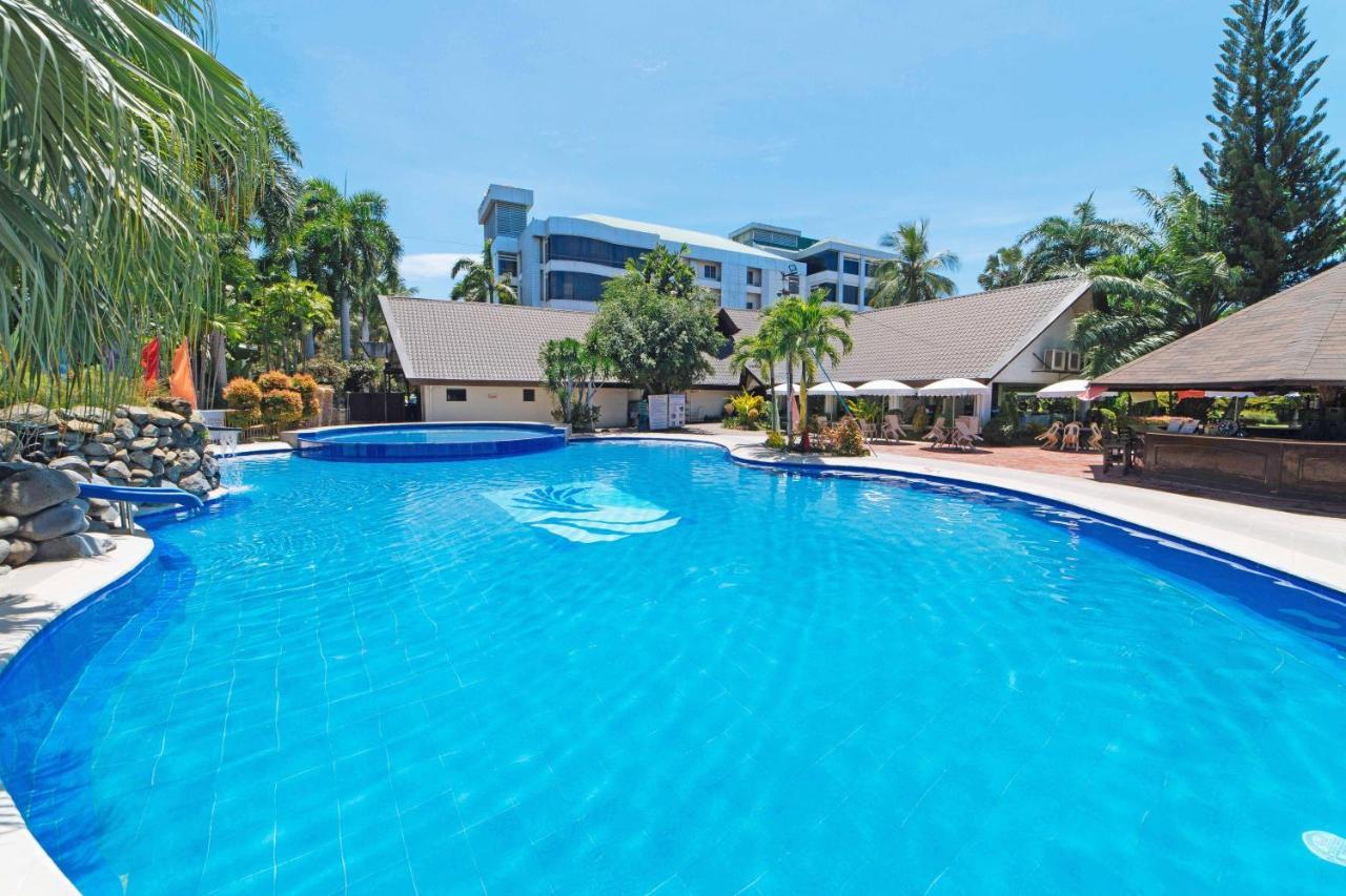 Reddoorz Premium @ The Ritz Garden Oases Hotel Davao City Exterior foto