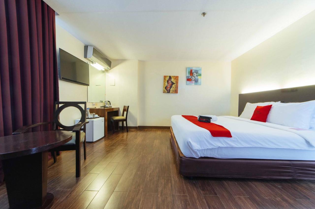 Reddoorz Premium @ The Ritz Garden Oases Hotel Davao City Exterior foto
