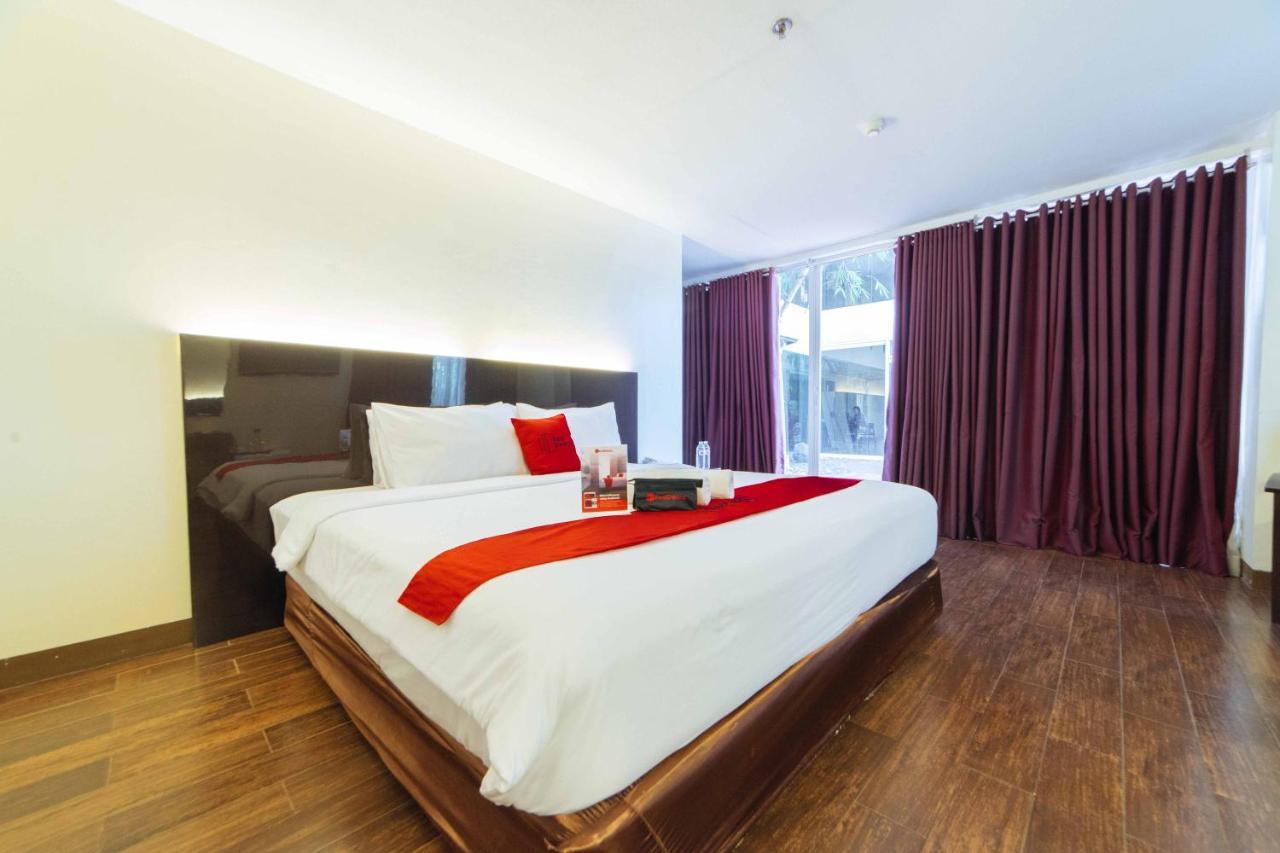 Reddoorz Premium @ The Ritz Garden Oases Hotel Davao City Exterior foto