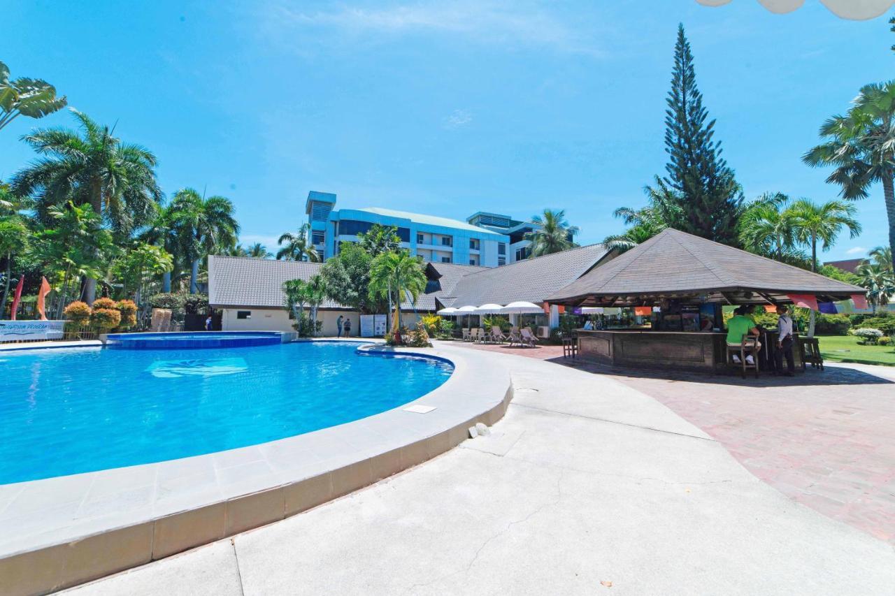 Reddoorz Premium @ The Ritz Garden Oases Hotel Davao City Exterior foto