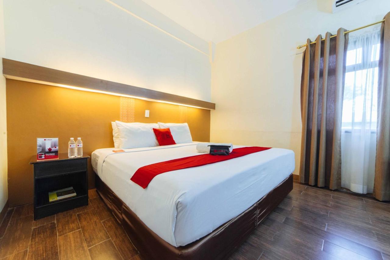 Reddoorz Premium @ The Ritz Garden Oases Hotel Davao City Exterior foto