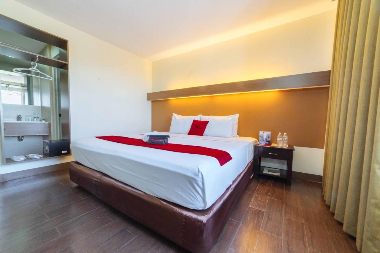 Reddoorz Premium @ The Ritz Garden Oases Hotel Davao City Exterior foto