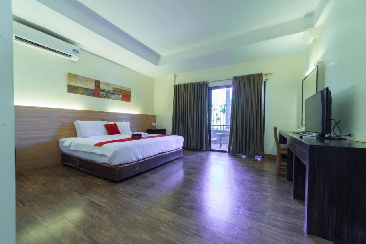 Reddoorz Premium @ The Ritz Garden Oases Hotel Davao City Exterior foto